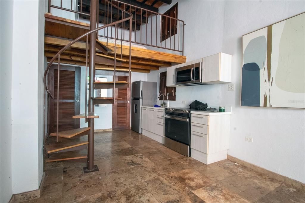 В аренду: $1,700 (1 спален, 1 ванн, 400 Квадратных фут)