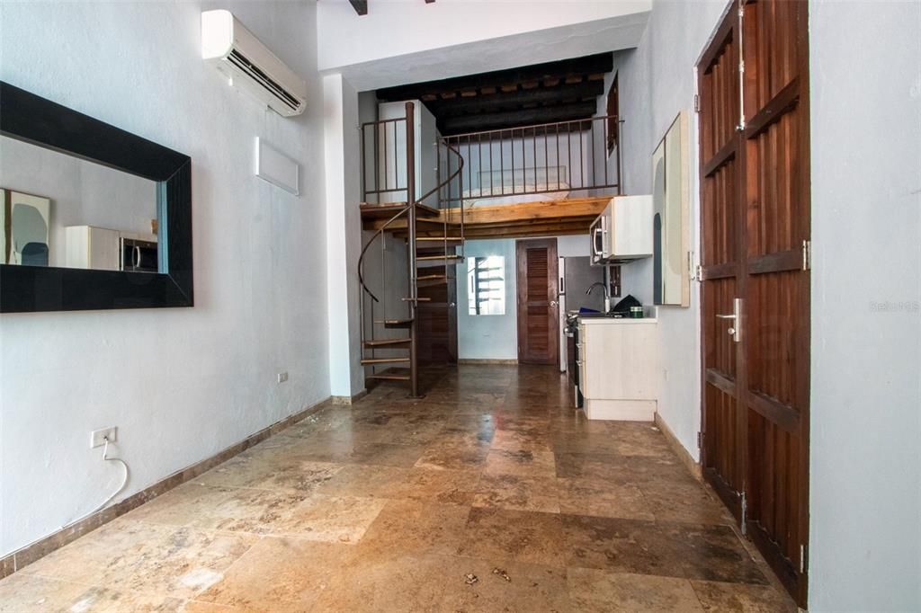 В аренду: $1,700 (1 спален, 1 ванн, 400 Квадратных фут)