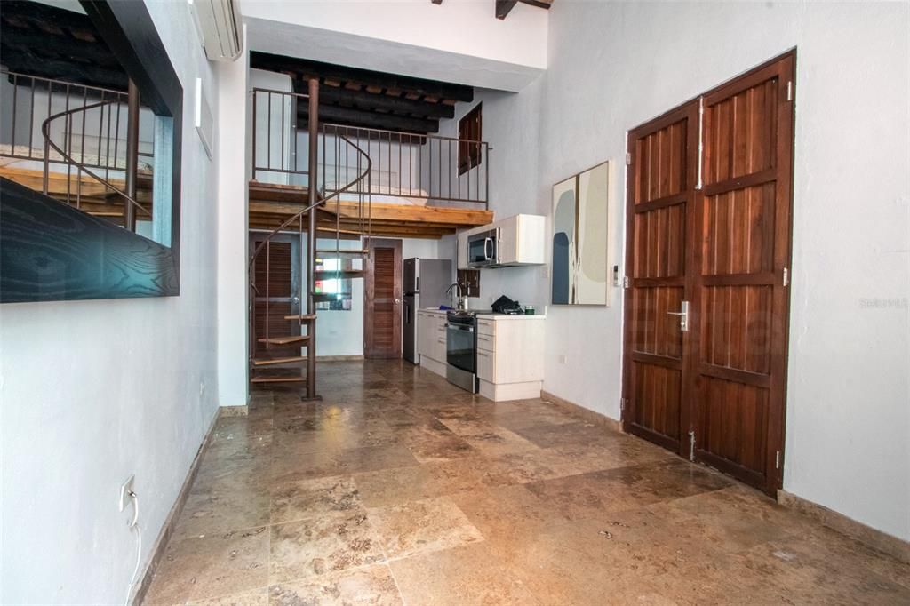 В аренду: $1,700 (1 спален, 1 ванн, 400 Квадратных фут)