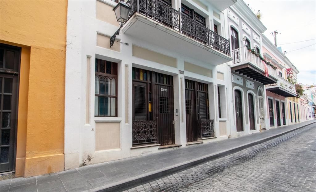 В аренду: $1,700 (1 спален, 1 ванн, 400 Квадратных фут)