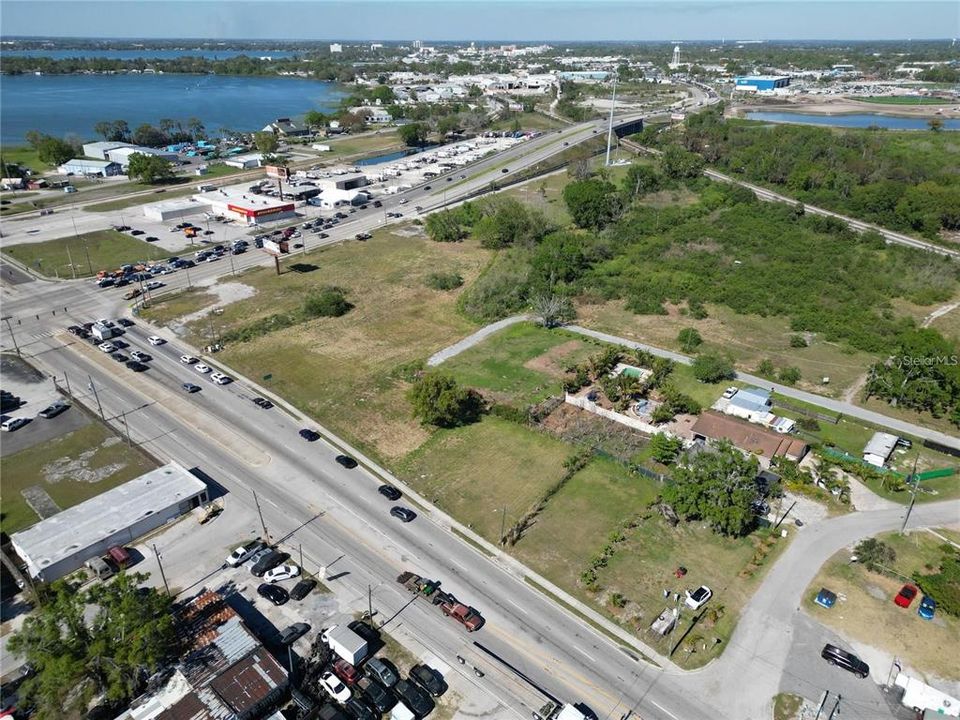 На продажу: $300,000 (0.12 acres)