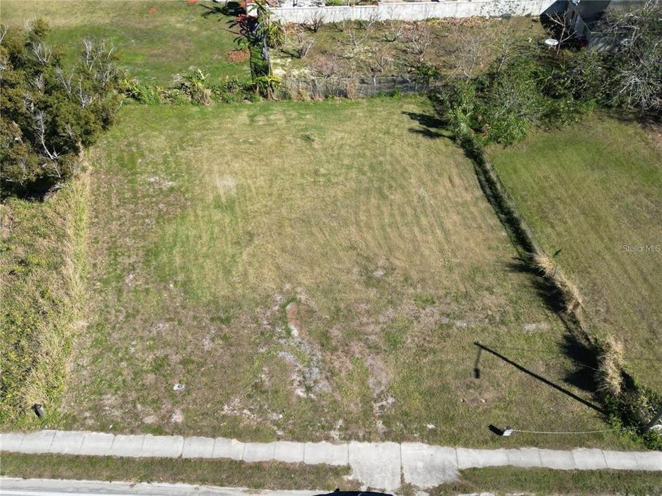 На продажу: $300,000 (0.12 acres)