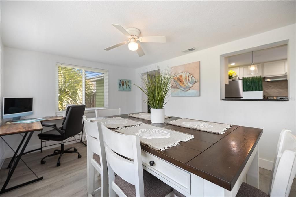 Activo con contrato: $215,000 (2 camas, 1 baños, 957 Pies cuadrados)