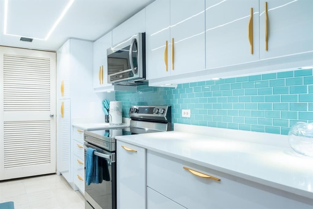 На продажу: $950,000 (3 спален, 2 ванн, 1570 Квадратных фут)