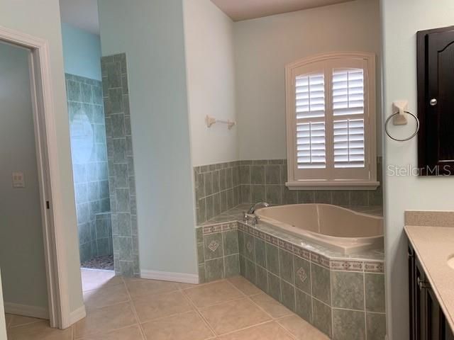 En Venta: $600,000 (4 camas, 2 baños, 2651 Pies cuadrados)