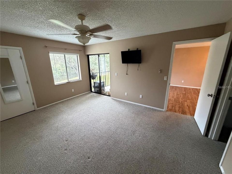 В аренду: $1,600 (2 спален, 2 ванн, 1054 Квадратных фут)