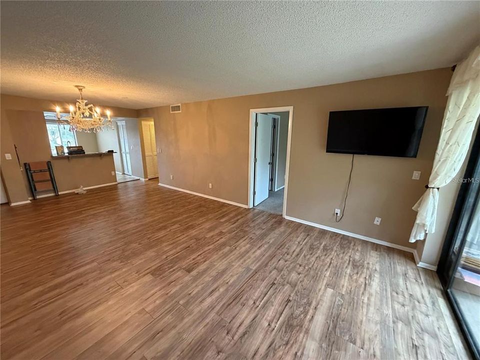 В аренду: $1,600 (2 спален, 2 ванн, 1054 Квадратных фут)