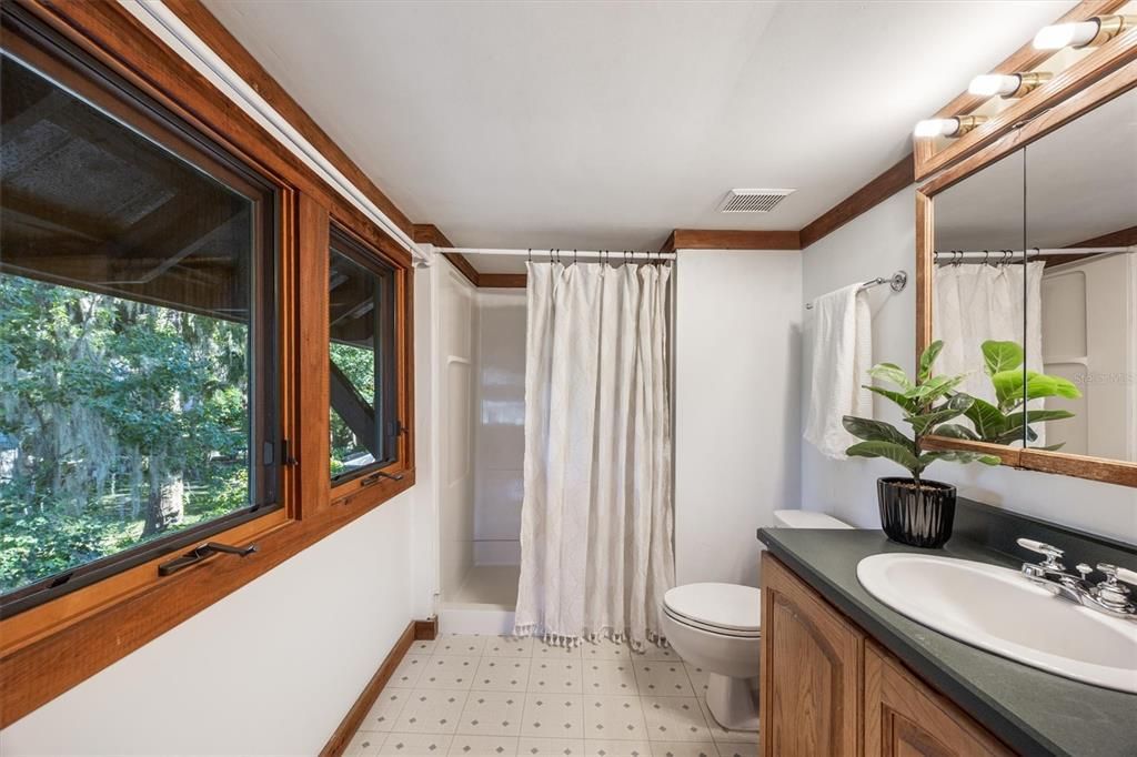 For Sale: $935,000 (3 beds, 2 baths, 2556 Square Feet)