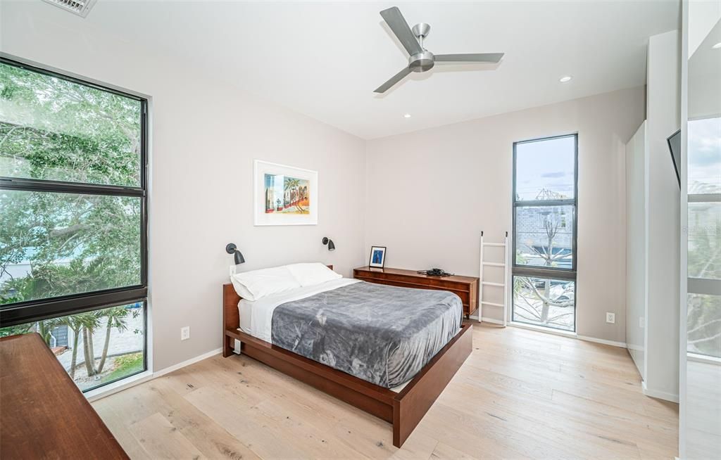 For Sale: $2,490,000 (3 beds, 2 baths, 2301 Square Feet)