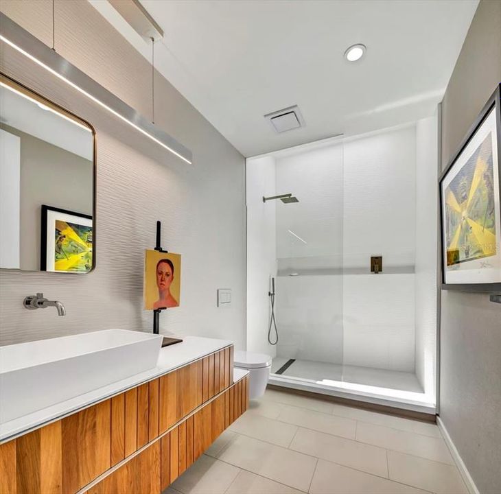 For Sale: $2,490,000 (3 beds, 2 baths, 2301 Square Feet)