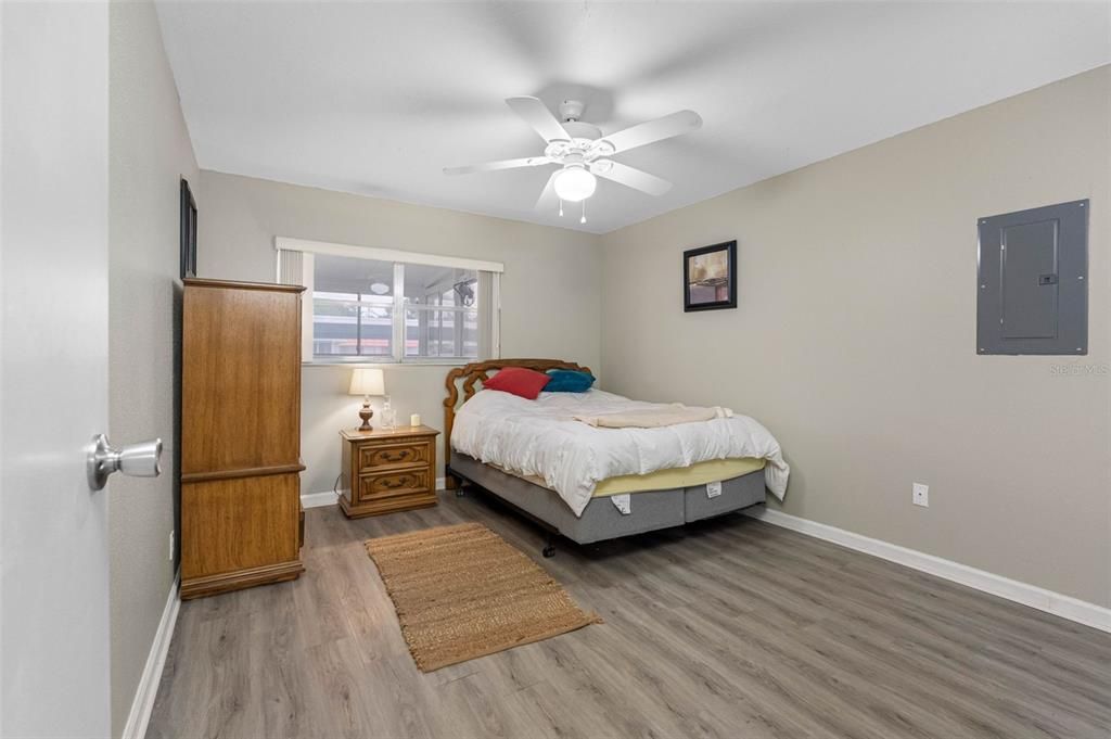 Activo con contrato: $95,000 (2 camas, 2 baños, 960 Pies cuadrados)
