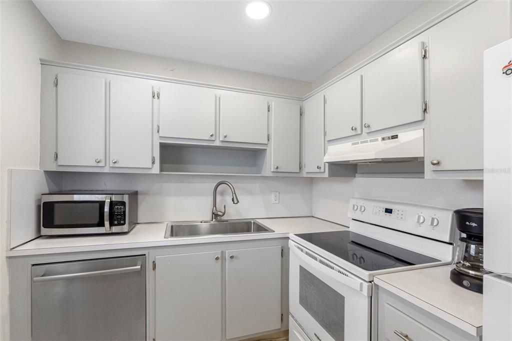 Activo con contrato: $95,000 (2 camas, 2 baños, 960 Pies cuadrados)