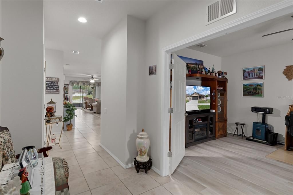 En Venta: $348,900 (3 camas, 2 baños, 1978 Pies cuadrados)