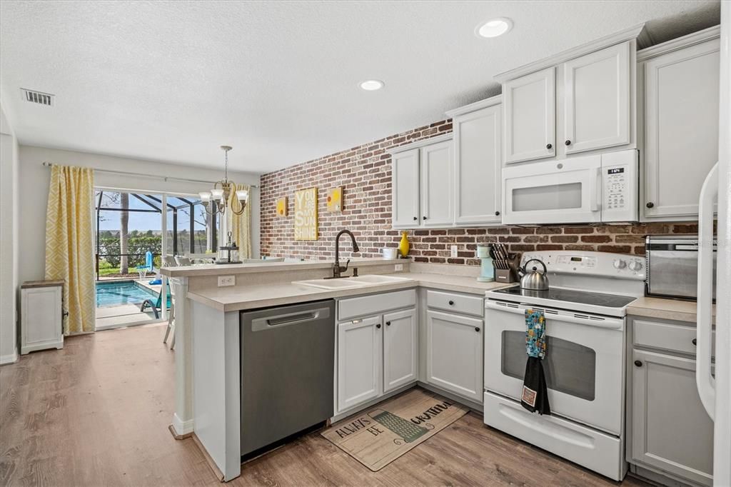 Active With Contract: $425,000 (3 beds, 2 baths, 1834 Square Feet)