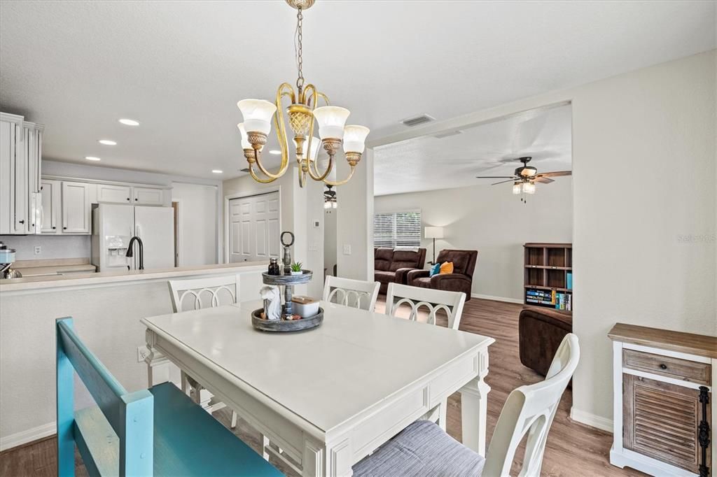 Active With Contract: $425,000 (3 beds, 2 baths, 1834 Square Feet)