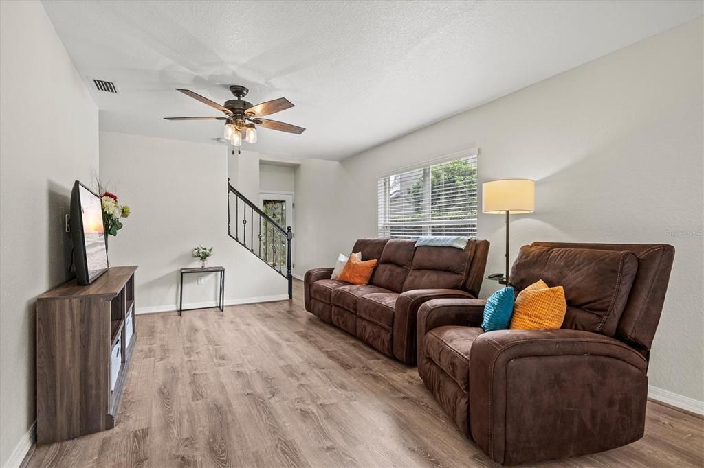 Active With Contract: $425,000 (3 beds, 2 baths, 1834 Square Feet)