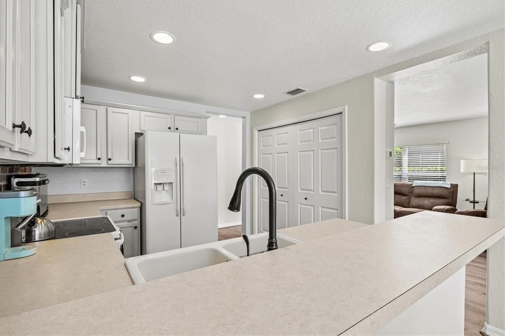 Active With Contract: $425,000 (3 beds, 2 baths, 1834 Square Feet)