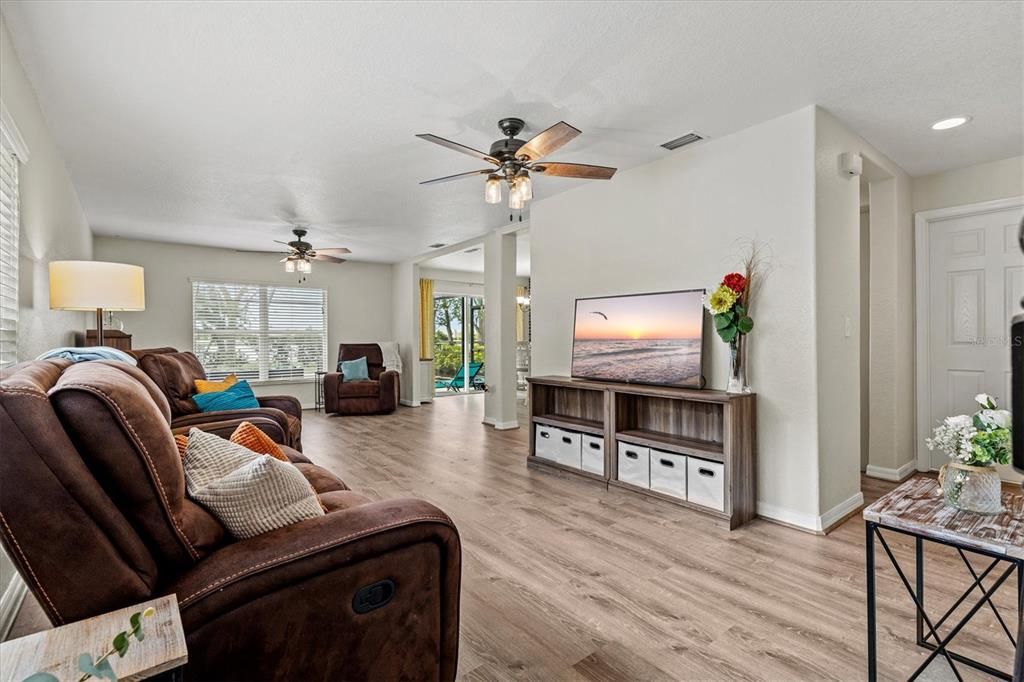 Active With Contract: $425,000 (3 beds, 2 baths, 1834 Square Feet)