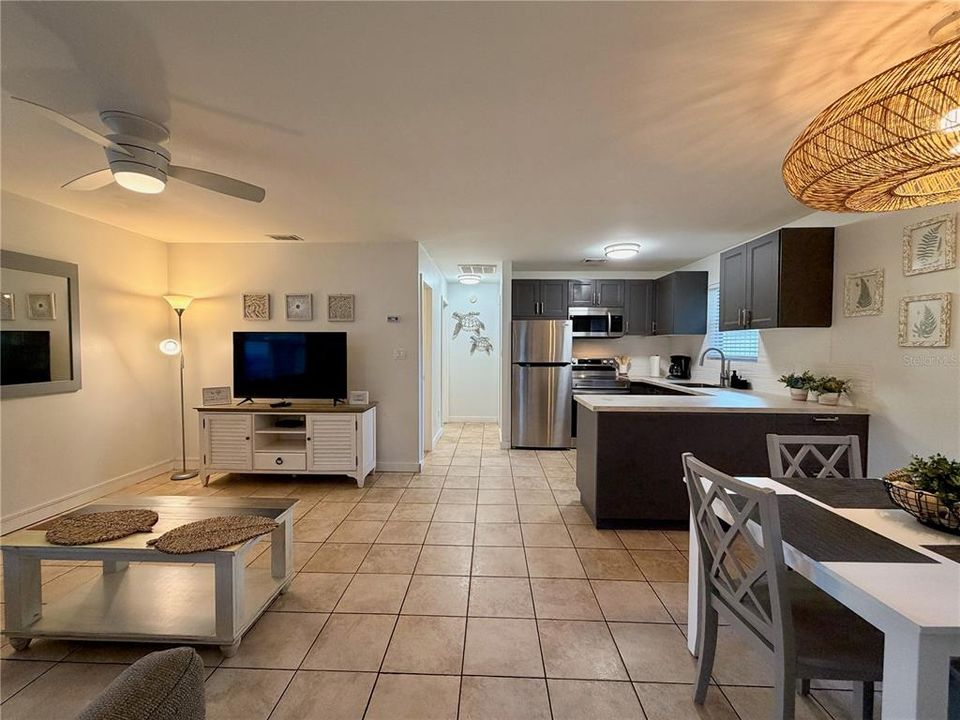 En Venta: $184,900 (2 camas, 1 baños, 672 Pies cuadrados)