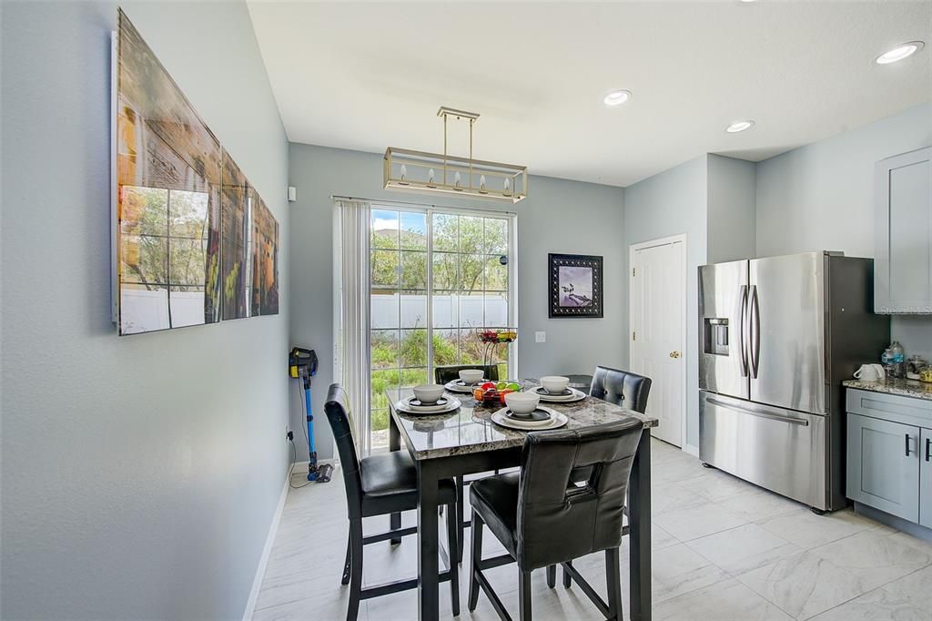 For Sale: $300,000 (3 beds, 2 baths, 1290 Square Feet)