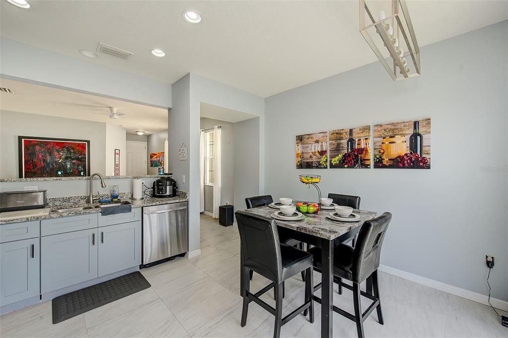 For Sale: $300,000 (3 beds, 2 baths, 1290 Square Feet)