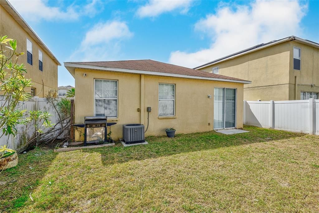 For Sale: $300,000 (3 beds, 2 baths, 1290 Square Feet)
