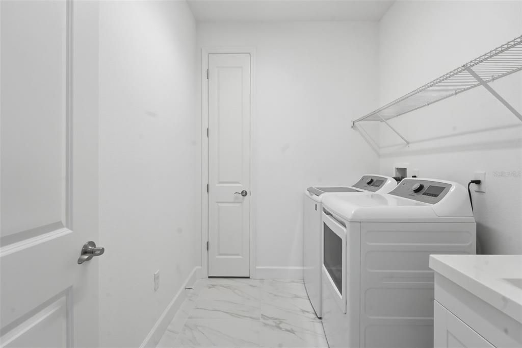Active With Contract: $525,000 (3 beds, 3 baths, 2356 Square Feet)