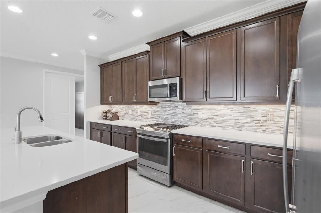 Active With Contract: $525,000 (3 beds, 3 baths, 2356 Square Feet)