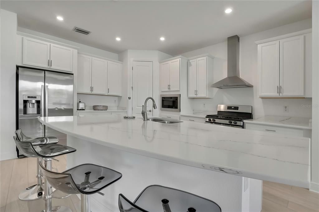 For Sale: $459,900 (3 beds, 2 baths, 2342 Square Feet)