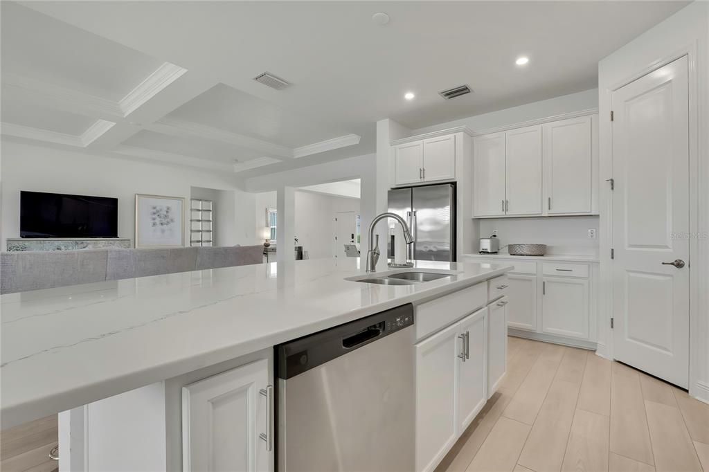 For Sale: $459,900 (3 beds, 2 baths, 2342 Square Feet)