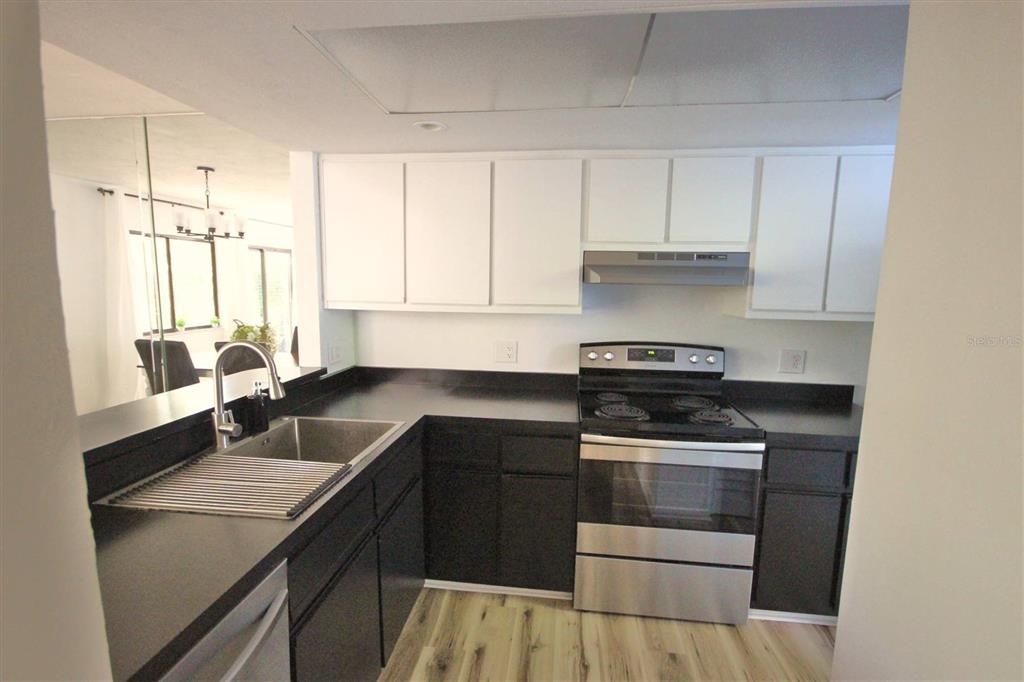 For Sale: $160,000 (3 beds, 2 baths, 1290 Square Feet)