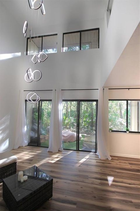 For Sale: $160,000 (3 beds, 2 baths, 1290 Square Feet)