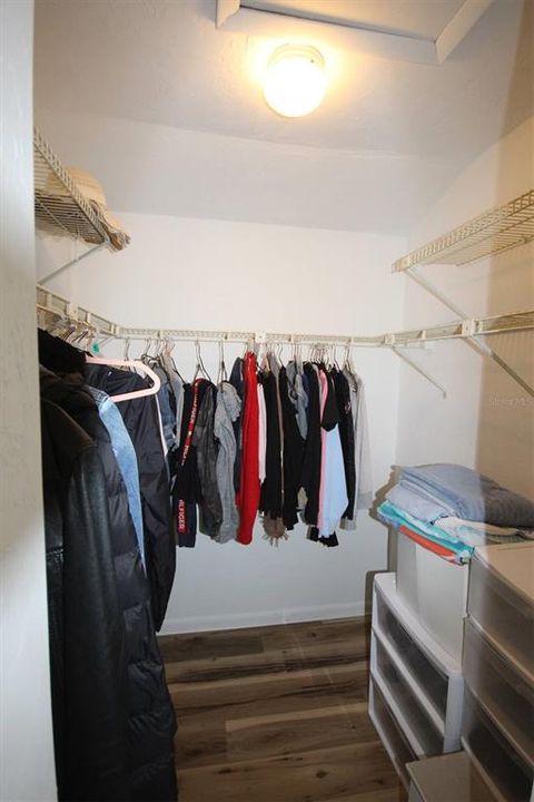 For Sale: $160,000 (3 beds, 2 baths, 1290 Square Feet)