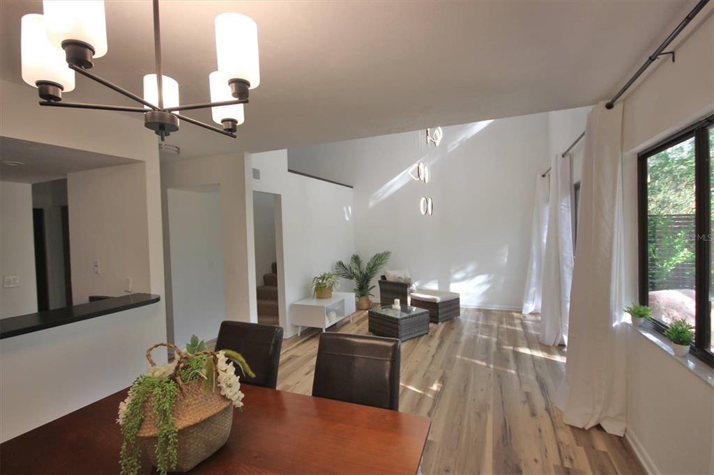 For Sale: $160,000 (3 beds, 2 baths, 1290 Square Feet)