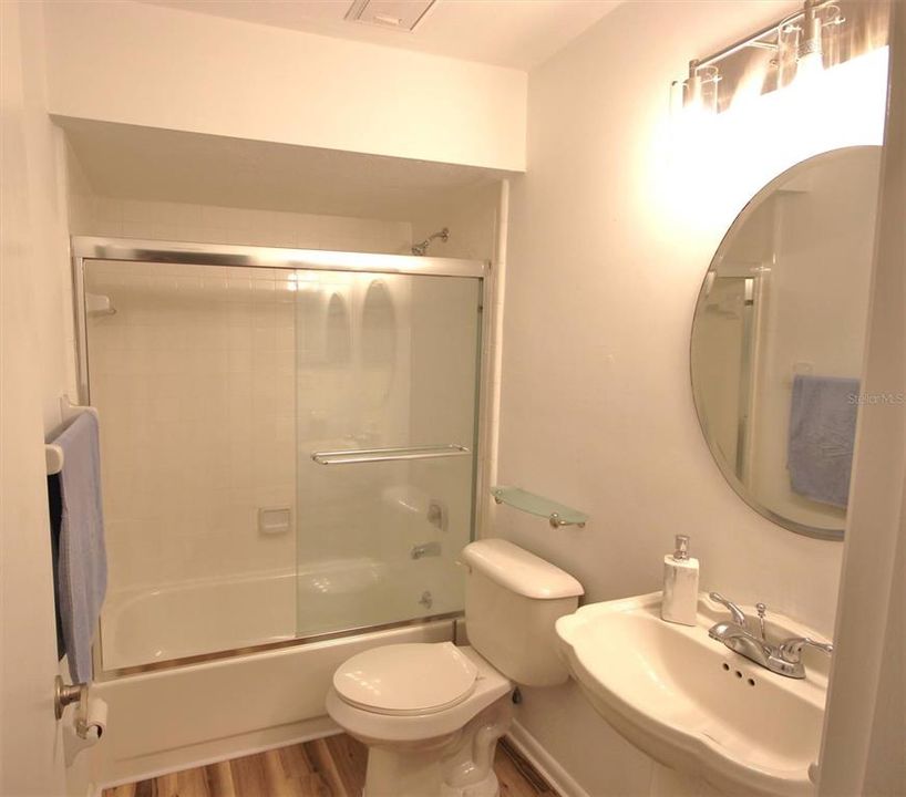 For Sale: $160,000 (3 beds, 2 baths, 1290 Square Feet)