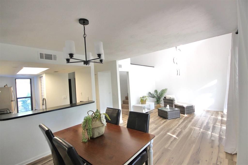 For Sale: $160,000 (3 beds, 2 baths, 1290 Square Feet)