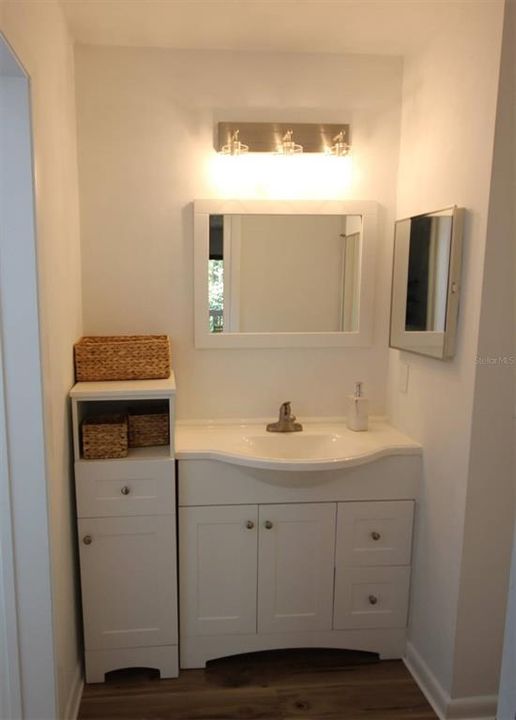 For Sale: $160,000 (3 beds, 2 baths, 1290 Square Feet)