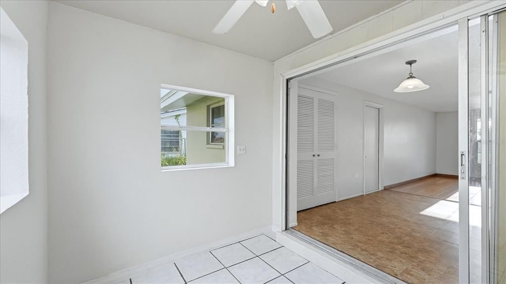 Activo con contrato: $299,900 (3 camas, 2 baños, 1728 Pies cuadrados)