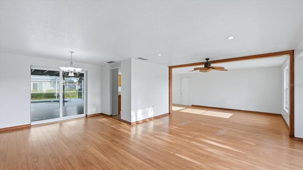 Activo con contrato: $299,900 (3 camas, 2 baños, 1728 Pies cuadrados)