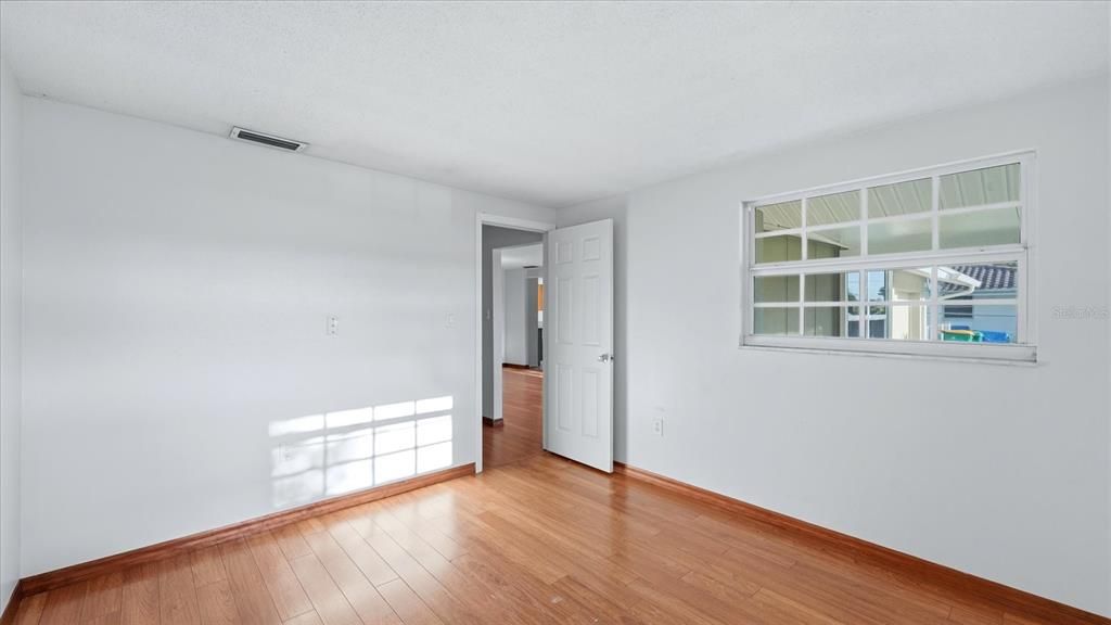 Activo con contrato: $299,900 (3 camas, 2 baños, 1728 Pies cuadrados)