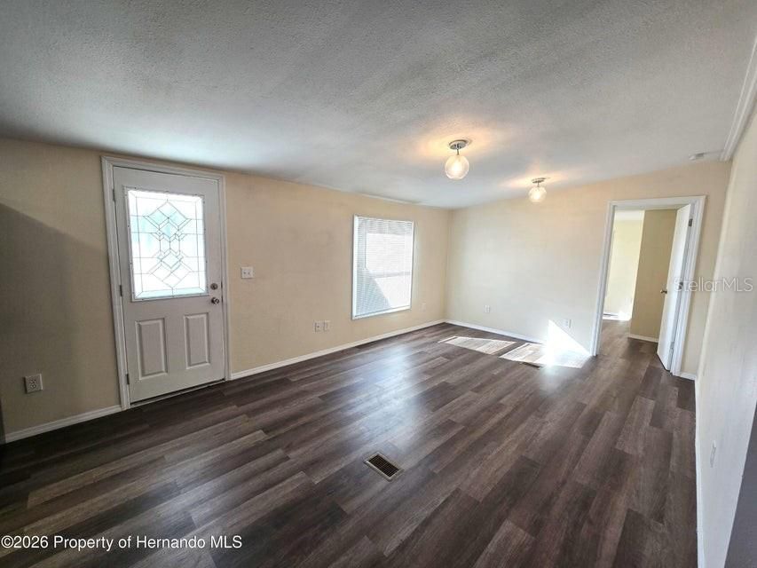 For Sale: $139,000 (3 beds, 2 baths, 960 Square Feet)