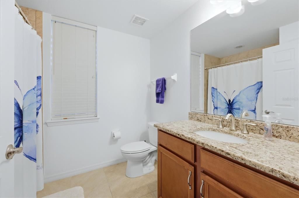 На продажу: $379,900 (2 спален, 2 ванн, 1574 Квадратных фут)