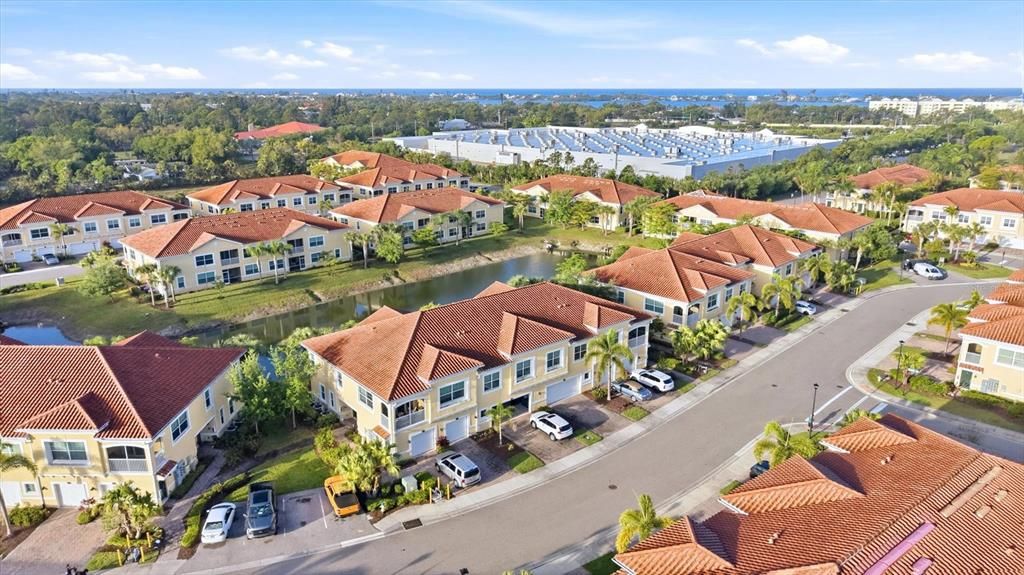 На продажу: $379,900 (2 спален, 2 ванн, 1574 Квадратных фут)