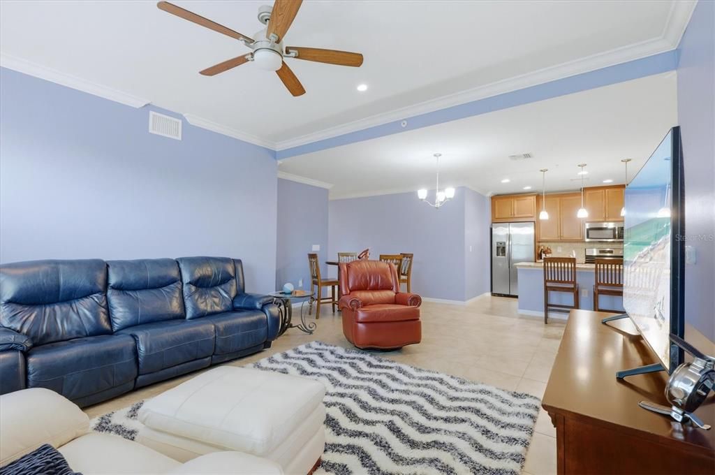 На продажу: $379,900 (2 спален, 2 ванн, 1574 Квадратных фут)