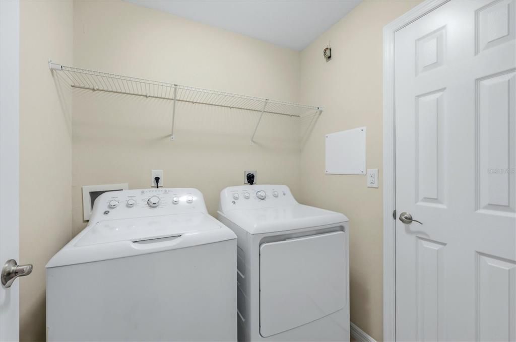 На продажу: $379,900 (2 спален, 2 ванн, 1574 Квадратных фут)