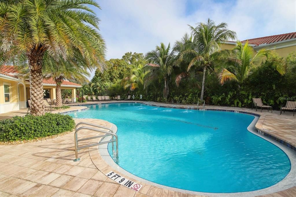 На продажу: $379,900 (2 спален, 2 ванн, 1574 Квадратных фут)