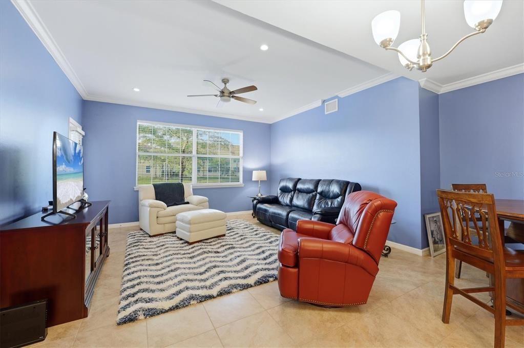 На продажу: $379,900 (2 спален, 2 ванн, 1574 Квадратных фут)