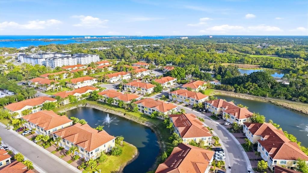 На продажу: $379,900 (2 спален, 2 ванн, 1574 Квадратных фут)