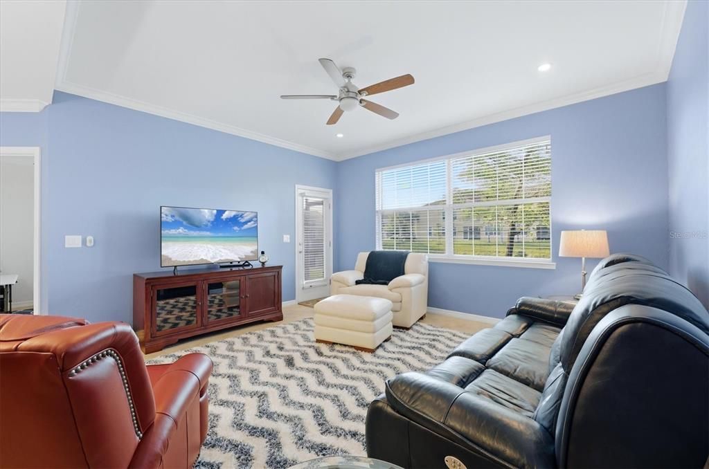 На продажу: $379,900 (2 спален, 2 ванн, 1574 Квадратных фут)