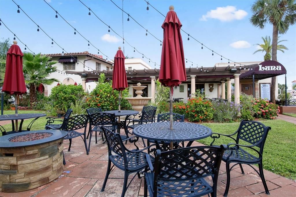 На продажу: $379,900 (2 спален, 2 ванн, 1574 Квадратных фут)